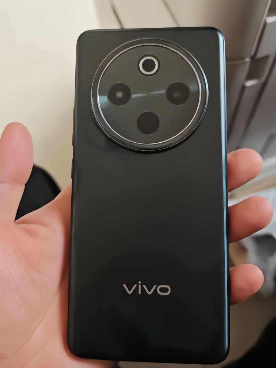 vivo Y300 Pro,百元级轻薄长续航的神机代表!